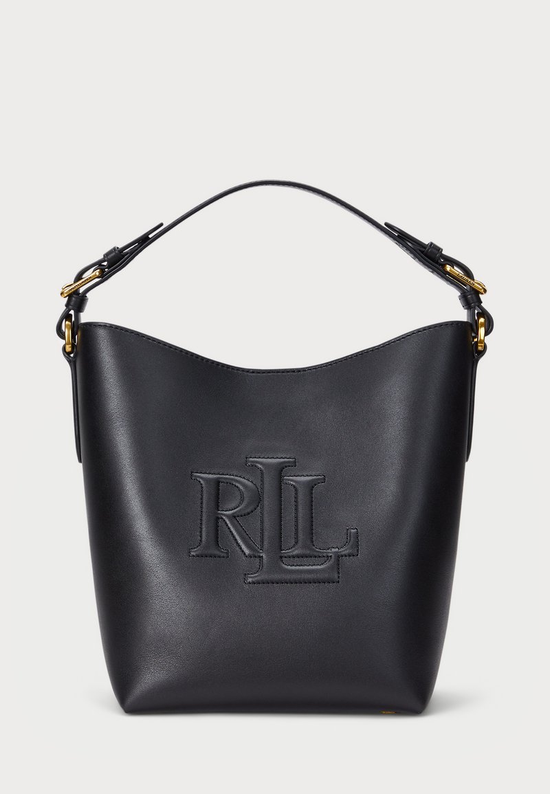 Melnas ādas spaiņu soma ar izliekto "RL" logo, apaļas formas augšdaļu, zeltainiem aksesuāriem un noņemamu siksnu. Gluda tekstūra.
