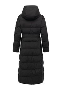 Cappotto nero imbottito con cappuccio, maniche lunghe, vita con cintura e design trapuntato con linee orizzontali sul retro.