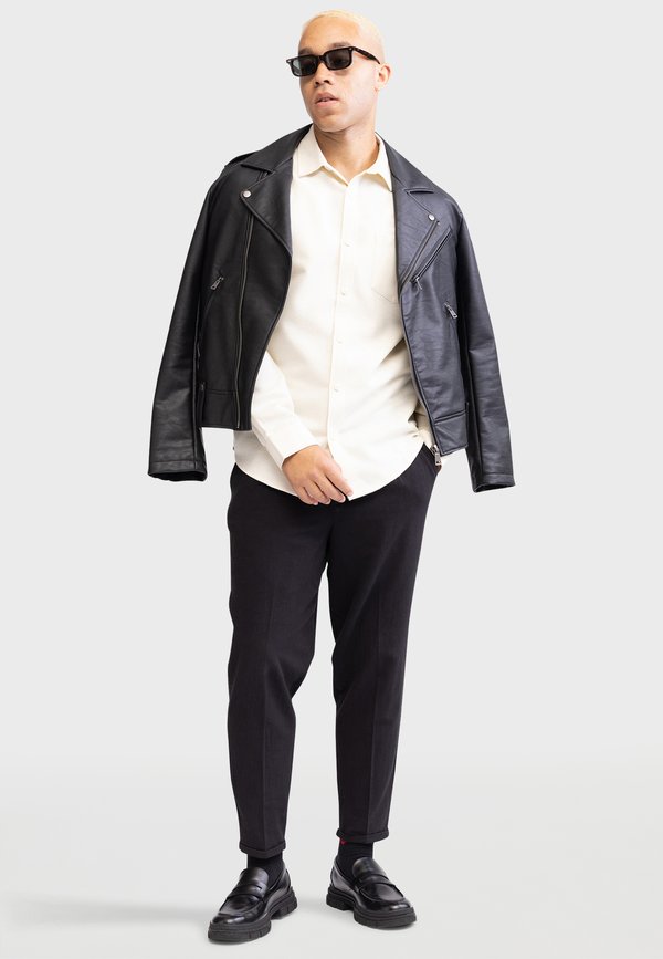 JOHNNY PANTS CROPPED SLIM FIT - Trousers4