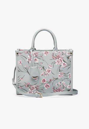 Blumenmuster-Handtasche aus hellblauem Leder, mit einer strukturierten Form, zwei Griffen und einem verstellbaren Schultergurt. Hardware in goldfarbener Ausführung.