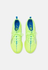 Puma ULTRA 5 MATCH IT MID JR UNISEX - Scarpe da calcio indoor - fizzy apple/white/bluemazing