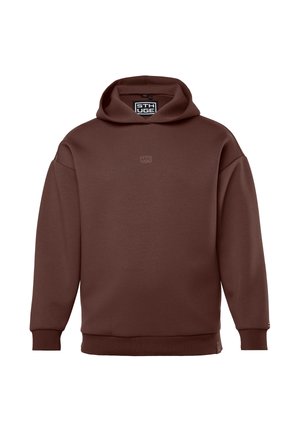 Bruine hoodie met klein logo in het midden op de borst en geribbelde manchetten en zoom, weergegeven op een witte achtergrond.