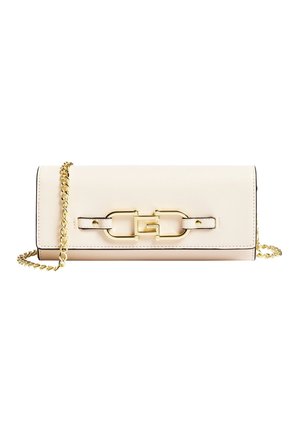 Pochette rectangulaire couleur crème avec bandoulière chaîne dorée et fermoir décoratif doré sur le devant.