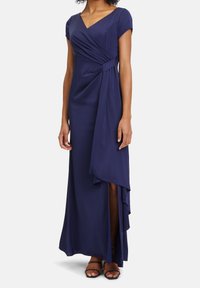 Marinblå maxiklänning med korta ärmar, med en omslagdesign, draperad framsida och hög slits på låret, tillverkad av slätt tyg.