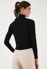 LELA SLIM FIT - Top s dlhým rukávom - black