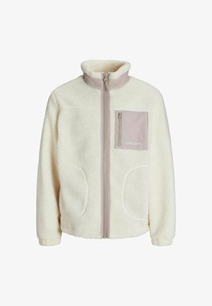 Fleece jack in crème met een hoge kraag, voorrits, twee grote zakken en een kleine beige ritsborstzak met logo-detail.
