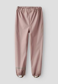 Vanntette, lyserosa bukser med elastisk midjebånd, innsnevrede ankler, refleksstripe nær kanten og teksturert stofffinish.