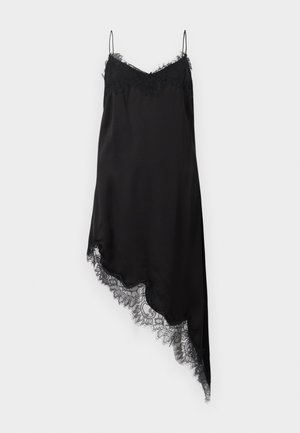 Čierne saténové šaty na tenkých ramienkach, s čipkovaným lemovaním na výstrihu a vrúbkovaným čipkovaným lemom, s asymetrickým strihom.