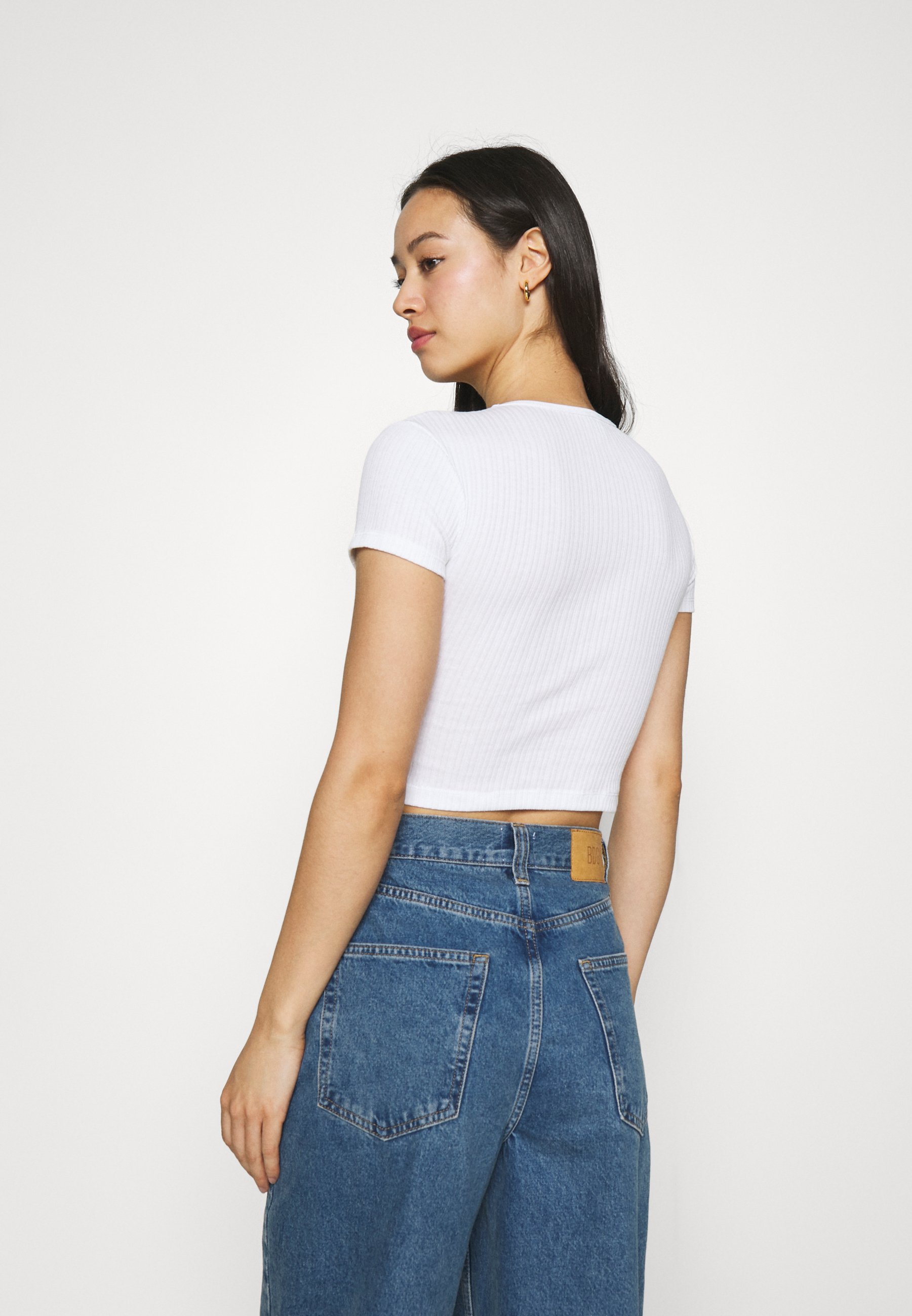 urban outfitters basic tees