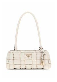 Sac à main tissé beige clair, de forme structurée, avec une plaque logo triangulaire et un accent de cadenas en argent ; il dispose d'une seule bandoulière.