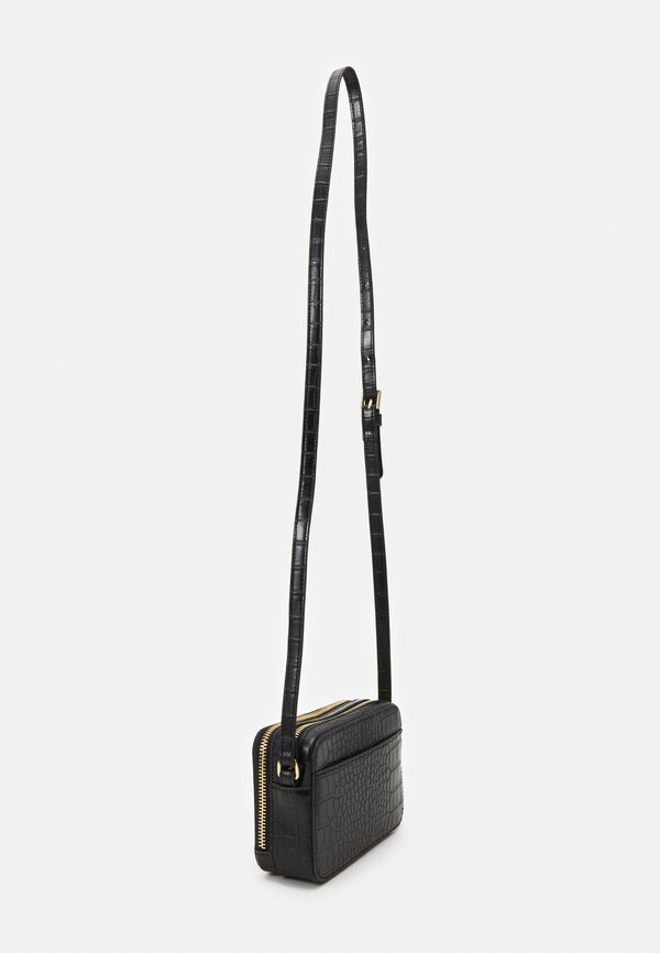 STINA - Cross body bag2