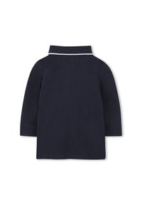 T-shirt pour tout-petit à manches longues bleu marine avec un col haut, présentant une seule rayure blanche, vu de dos sur fond blanc.