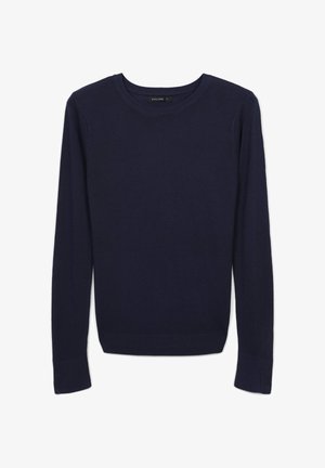 Pull bleu marine à manches longues, col rond, avec des bords côtelés au niveau des poignets et de l'ourlet, texture lisse, fabriqué en tissu doux, sans motifs ni éléments métalliques visibles.