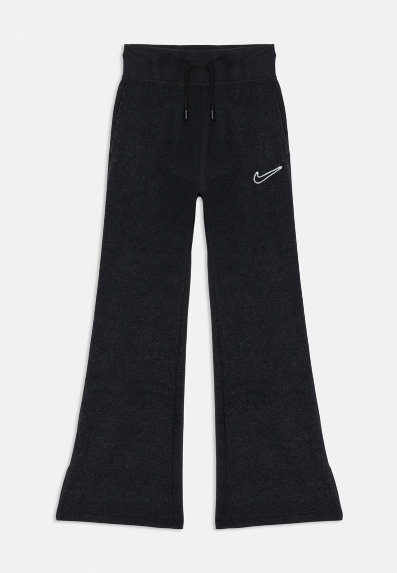 Čierne rozšírené tepláky s pásikom na stiahnutie, vyrobené z mäkkej látky, so zobrazeným bielym logom Nike na ľavom boku.