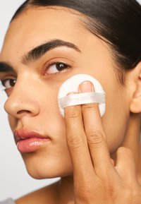 RMS Beauty TINTED "UN" POWDER - Puder - 0-1