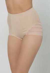 Beige hooggetailleerde slip met een gladde textuur, voorzien van doorschijnende gestreepte inzetstukken aan de zijkanten voor extra design detail.