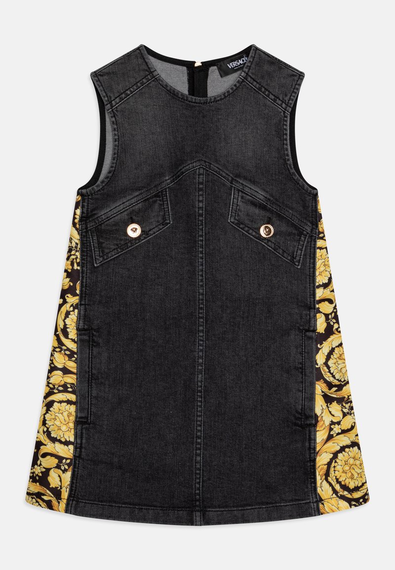 Μαύρο τζιν φόρεμα χωρίς μανίκια με χρυσές λεπτομέρειες σε λουλούδια στα πλαϊνά, δύο μπροστινές τσέπες με χρυσά κουμπιά και ίσια γραμμή.