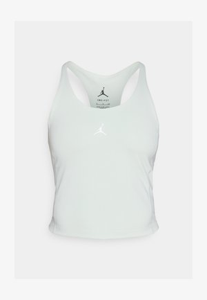 Heled roheline Dri-FIT sporditop peene tagant avatud disainiga. Ees on valge Jumpman logo. Sile ja elastne kangas.