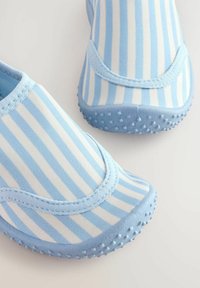 Thumbnail Image 6