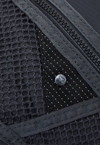 Klättermusen ALGIR ACCESSORY BAG SMALL - Taška cez plece - raven