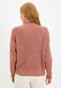 Trendyol Strickpullover - pink