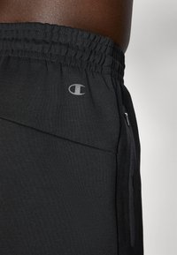 Champion C-TECH SHORTS - Kurze Sporthose - black