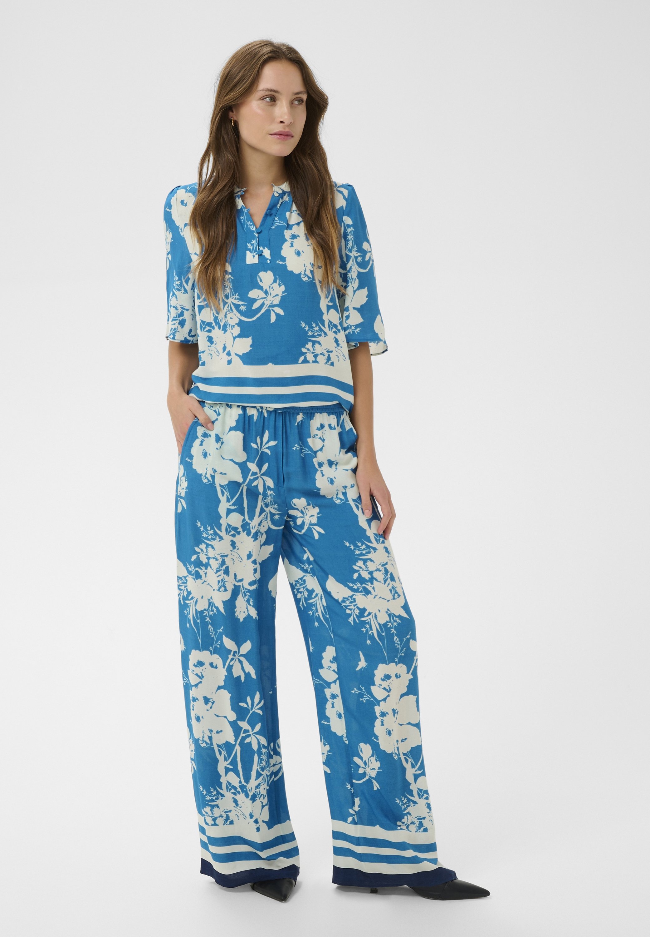 Saint Tropez SZRASHEDA - Trousers - vallarta blue flower bouquet