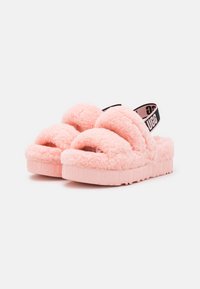UGG Sandály na platformě - pink