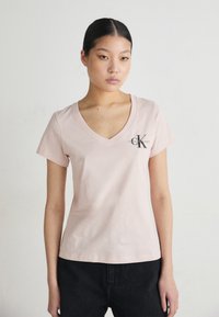 Calvin Klein Jeans MONOLOGO V NECK TEE - Print T-shirt - rose