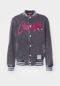 Mitchell & Ness NBA CHICAGO BULLS OVERSIZED VARSITY JACKET - Vereinsmannschaften - black