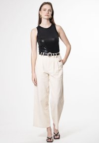 INFLUENCER LAMINATED - Top - black