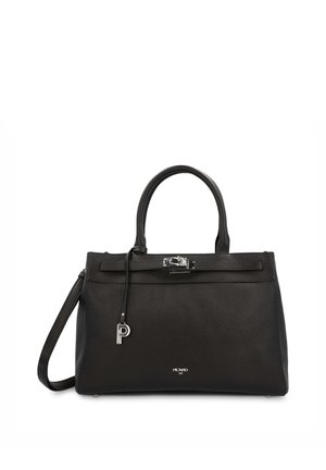 Sac à main en cuir noir texturé avec poignées supérieures, fermoir argenté, bandoulière et un pendentif argenté "P" suspendu.