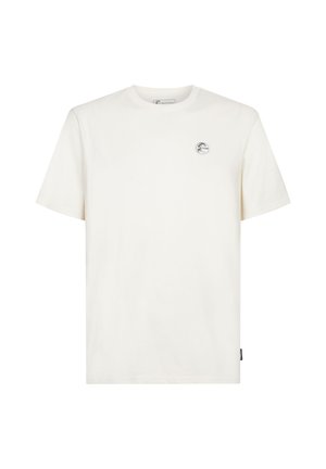 Vit bomulls-t-shirt med rund hals, korta ärmar och en liten cirkulär logotyp på bröstet. Mjuk textur, enkel design och inga mönster.
