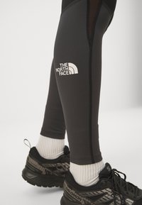 The North Face TRAIL RUN  - Legingi - black/asphalt grey