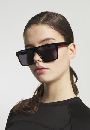 Sunglasses - black