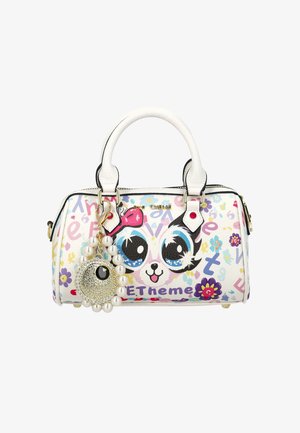 Weiße Handtasche mit einem Cartoon-Panda-Gesicht, bunten Buchstaben, Blumen und einem mit Perlen besetzten Anhänger mit einem funkelnden, kreisförmigen Anhänger.