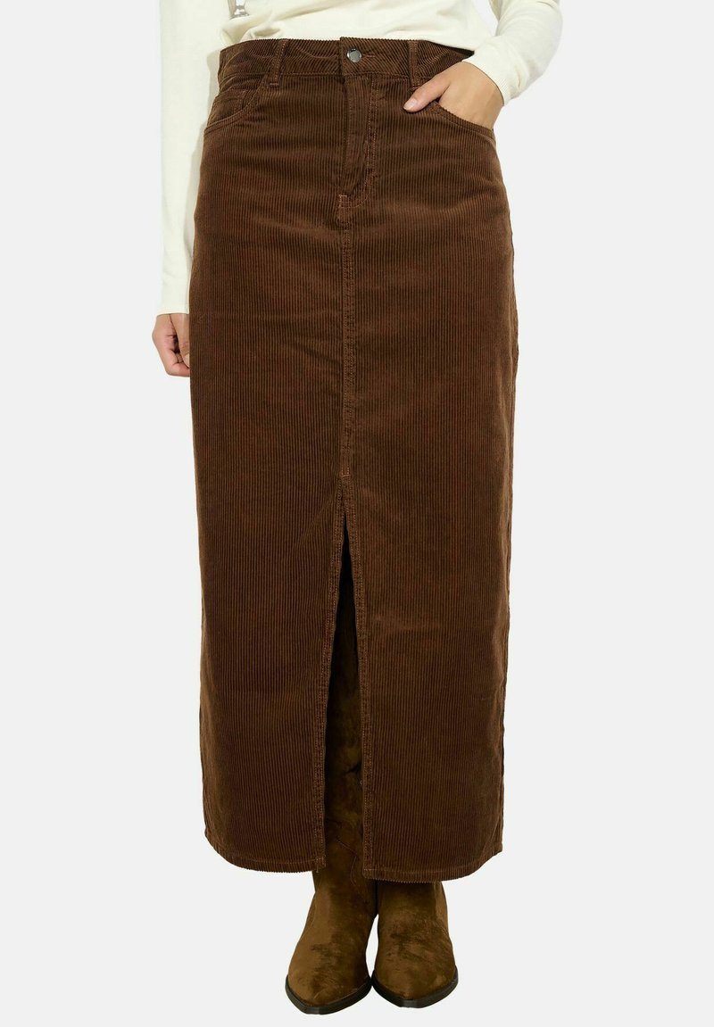 Brauner Cord-Maxirock mit einem vorderen Schlitz, geradem Design, metallischem Knopfverschluss und Gürtelschlaufen. Texturierter Stoff mit vertikalen Streifen.