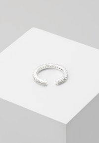 Orelia PAVE SINGLE EAR CUFF - Ohrringe - silver-coloured