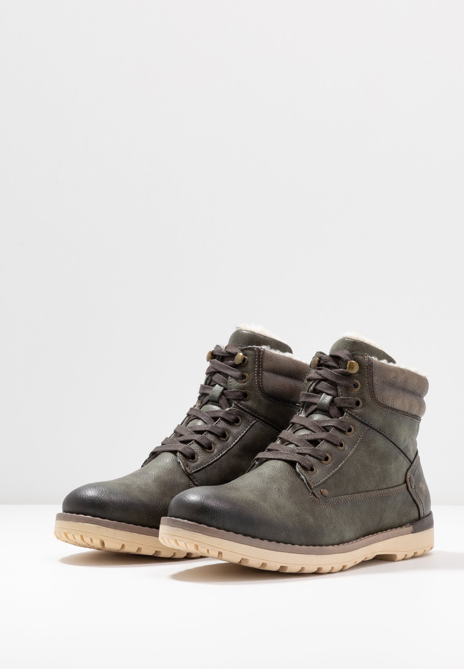 mustang winter boots