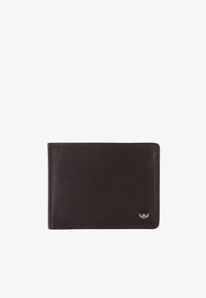 Portafoglio bifold in pelle marrone scuro con piccolo logo argentato nell'angolo in basso a destra su sfondo bianco.