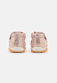 Køb Bisgaard Billie sandal brandy | Fra 599,95 DKK