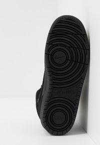 Nike Sportswear COURT BOROUGH MID 2 BOOT WINTERIZED - Höga sneakers - black/white