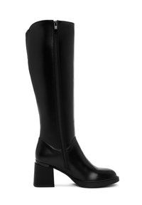 Bottes en cuir noir montantes jusqu'au genou avec fermeture éclair, talon carré et texture lisse, présentant un design minimaliste et une silhouette élégante.