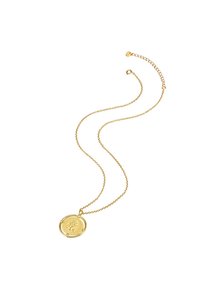 Zlato obarvana ogrlica s krožnim obeskom, ki vsebuje podrobne gravure. Veriga je nežna z gladko teksturo in majhnimi povezavami.