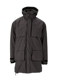 Parka imperméable gris foncé avec un col haut, fermeture éclair, grandes poches avant et poignets ajustables. Présente un logo minimaliste sur la poitrine.