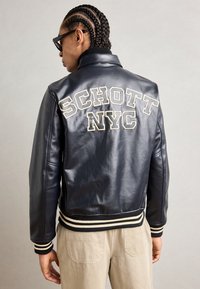 Schott STRIPE - Bomber stiliaus striukė - navy/off white