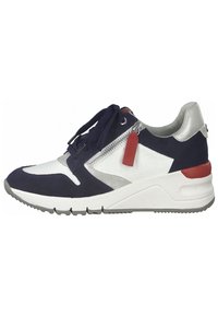 Granatowy, biały i srebrny sneaker z czerwonymi akcentami, boczny zamek błyskawiczny z czerwonym uchwytem, fason na sznurowadła i teksturowana podeszwa.