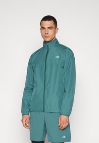 New Balance ESSENTIALS - Løbejakker - new spruce