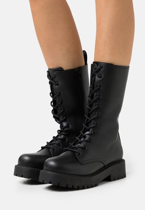 VEGAN DEREK BOOT - Plateaulaarzen - black