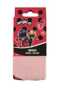 Calcetines rosas empaquetados en una caja roja con lunares negros, que presenta personajes de dibujos animados en la parte frontal. La etiqueta muestra las tallas 23-26, 3 pares.